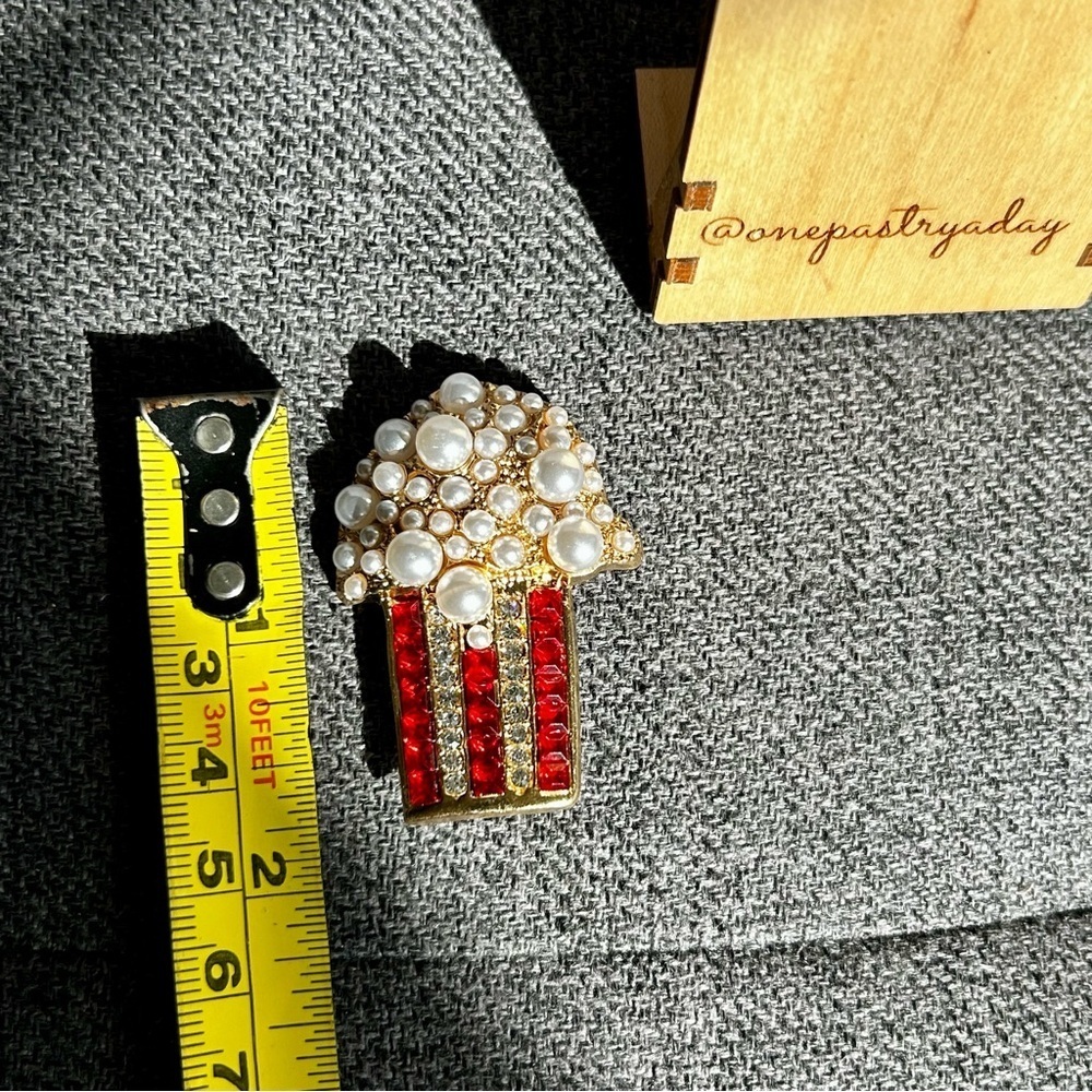 Red White Gold Rhinestone Popcorn Bucket Fashion Brooch Pin - Picture 9 of 17